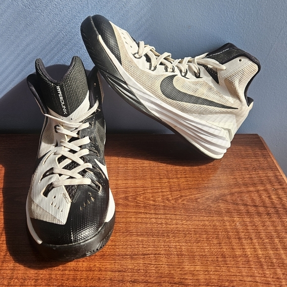 Nike Hyperdunk High Tops 2014 Size 8 - Picture 1 of 8